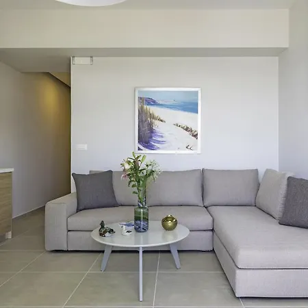 Sonja Beachfront * Kato Daratso